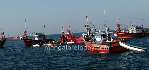 Ullal Boat01